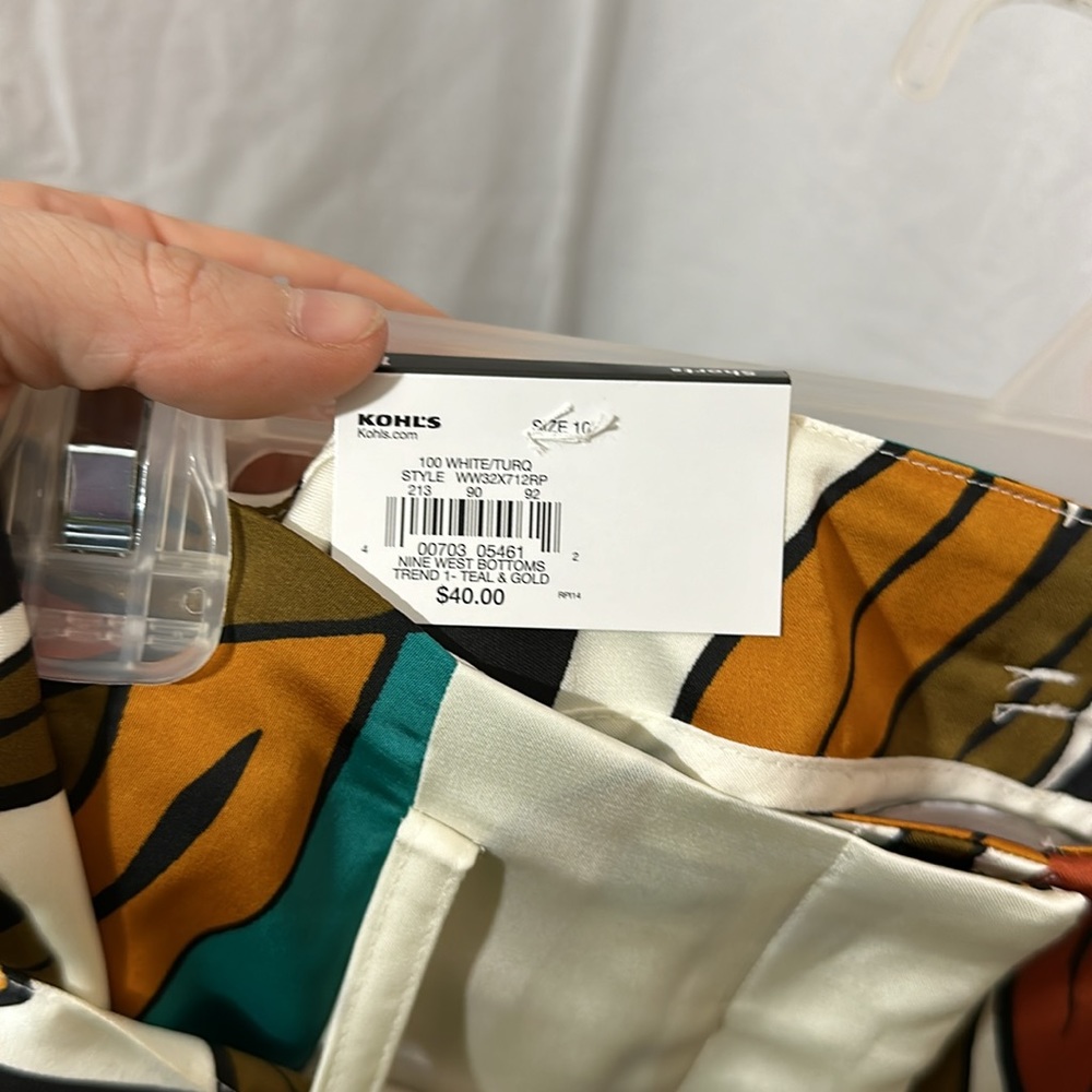 Nine West High Rise Shorts - Picture 9 of 11